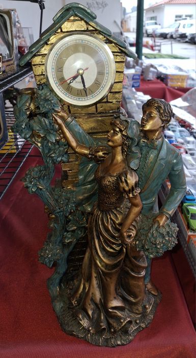 Relógio de mesa em Resina