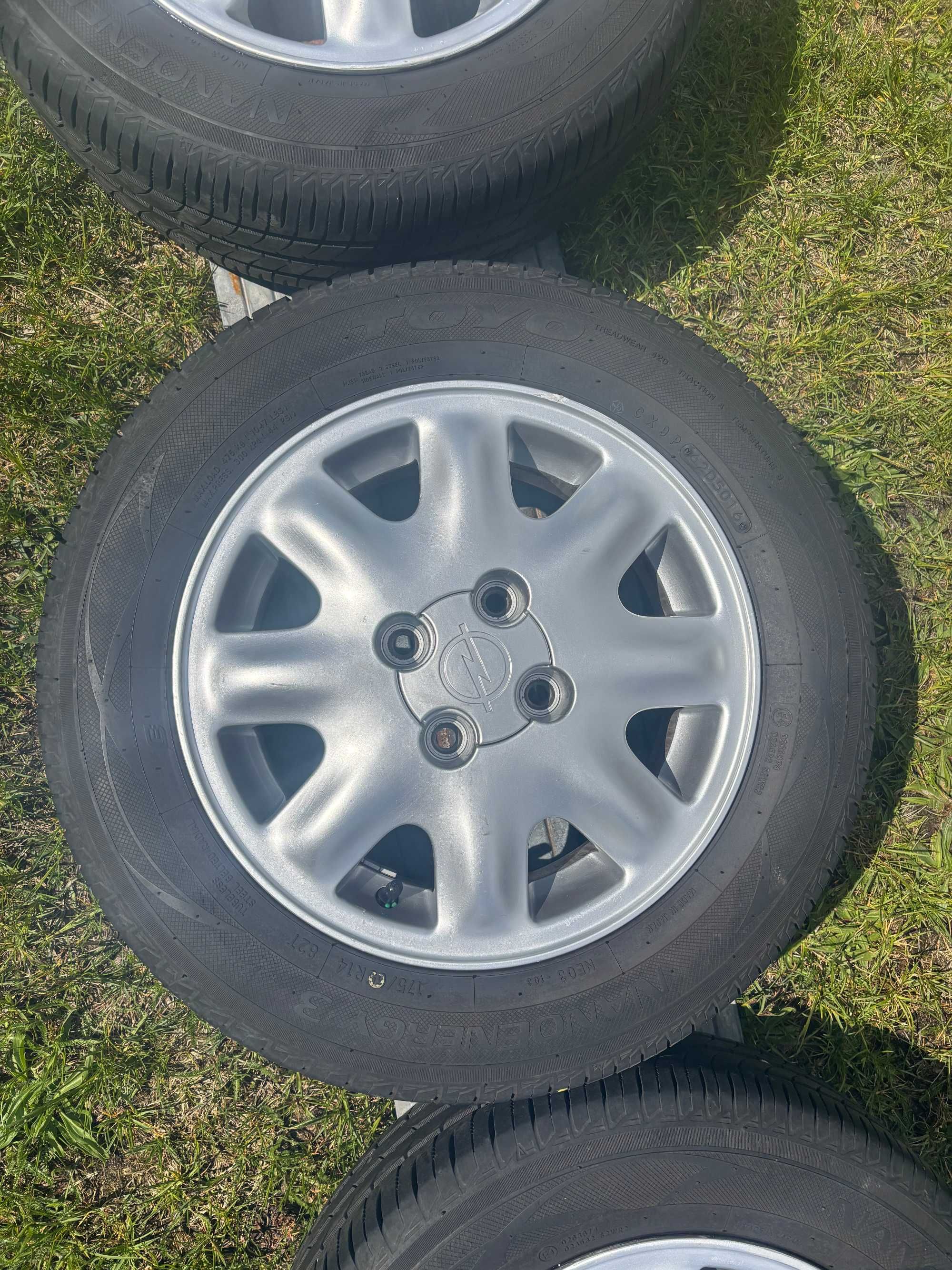Okazja koła letnie OPEL CORSA 5,5Jx14 4x100 ET49 175/65R14 TOYO