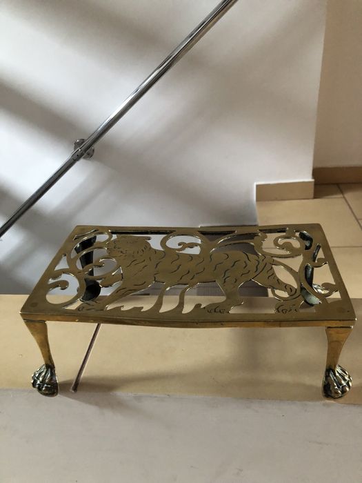 Mosiężna podstawka