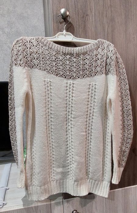 Светр ажурної в'язки