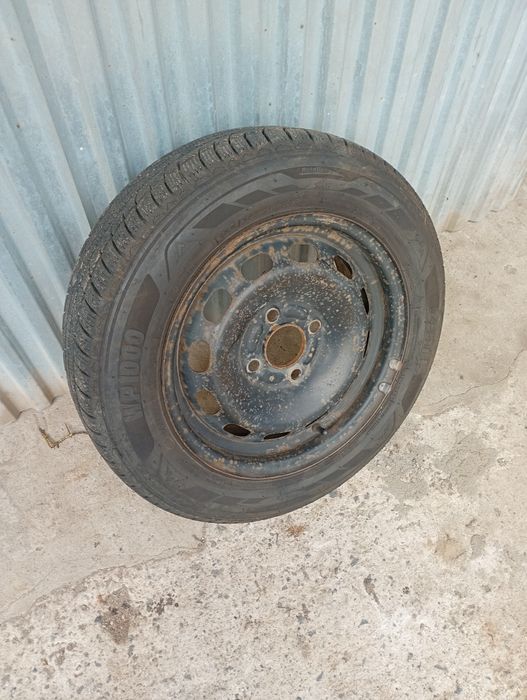 Opony zimowe. Z felgami