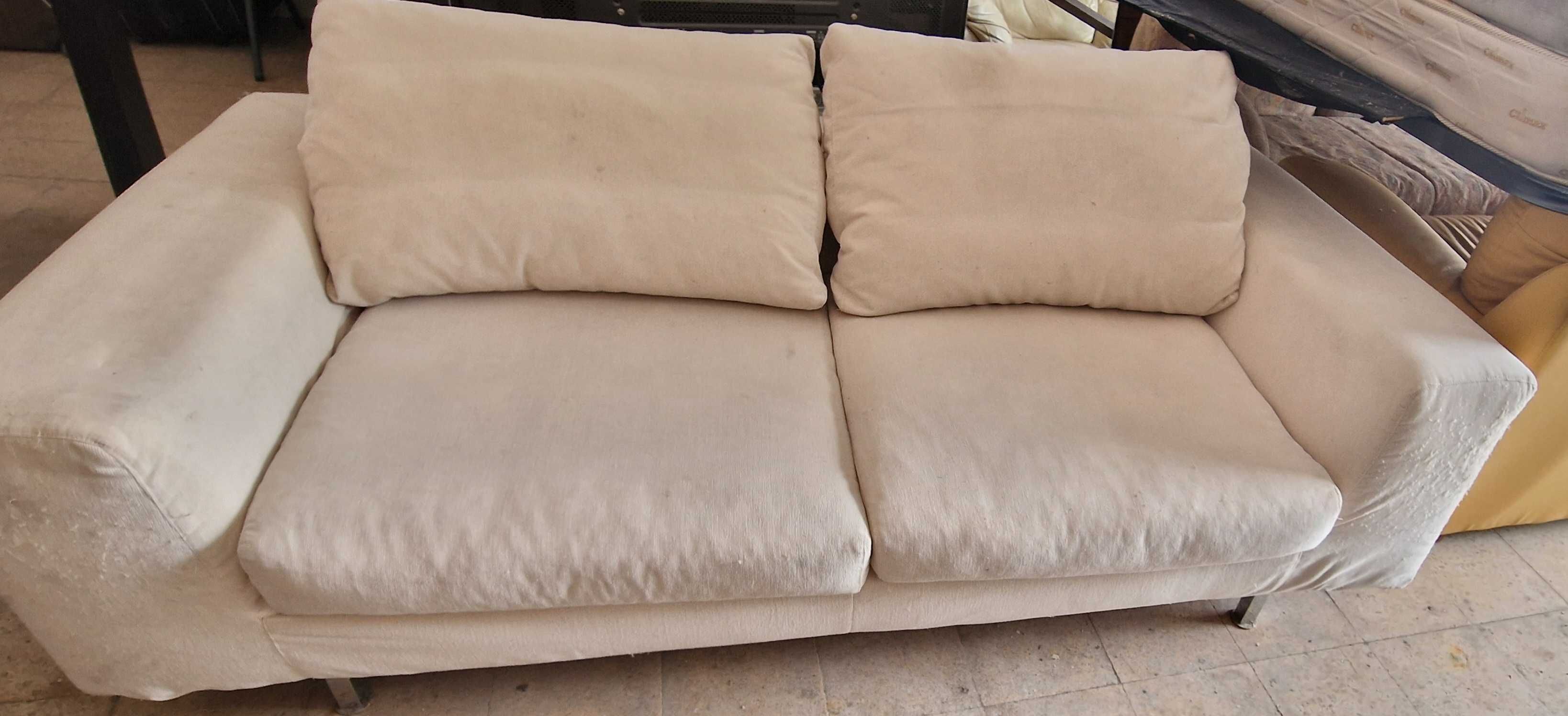 Sofá branco 2 lugares