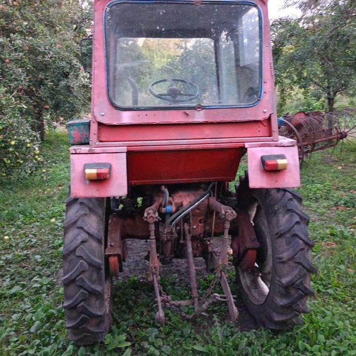 Трактор т-25 на ходу