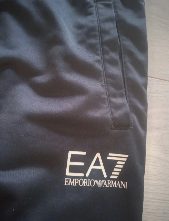 Śliskie dresy Emporio Armani Xs