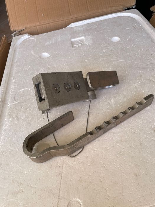 Fecho de segurança para semi-reboques