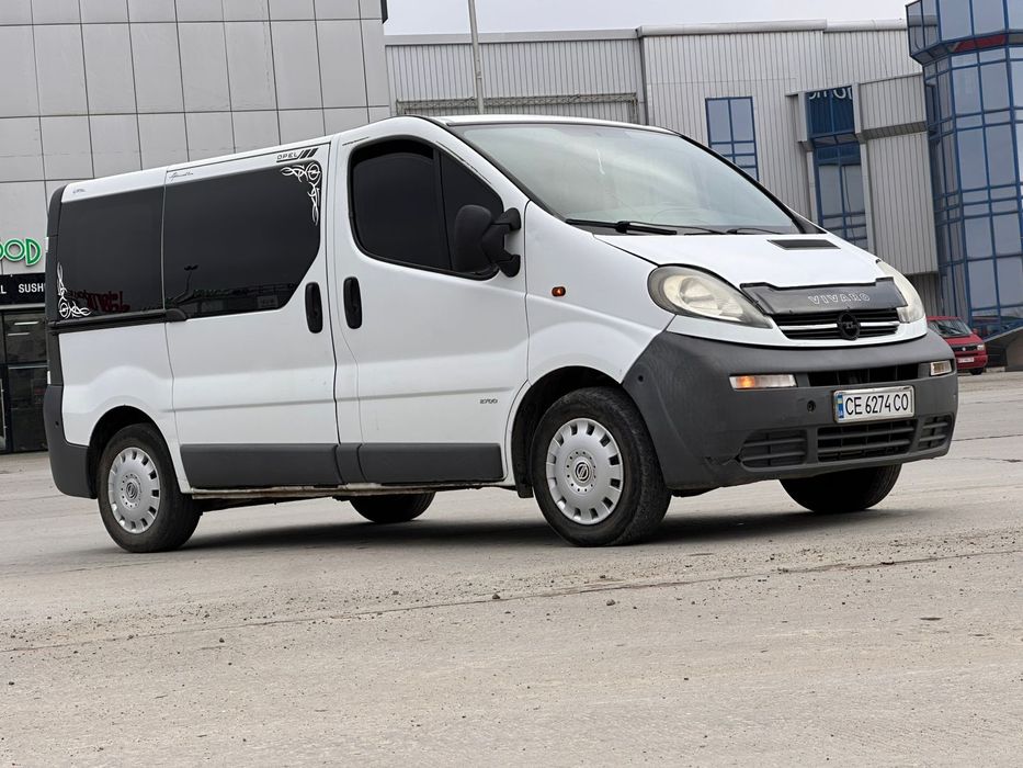 Opel Vivaro 9 місць