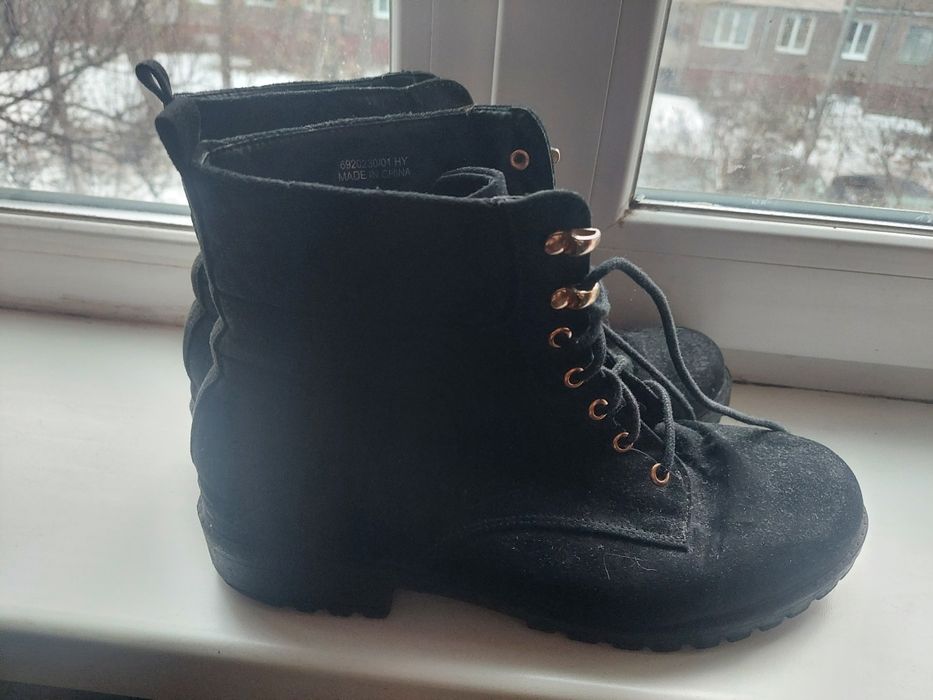 Зимові кросівки,  ботинки зимові 2 та осінні2 по 200 гривень