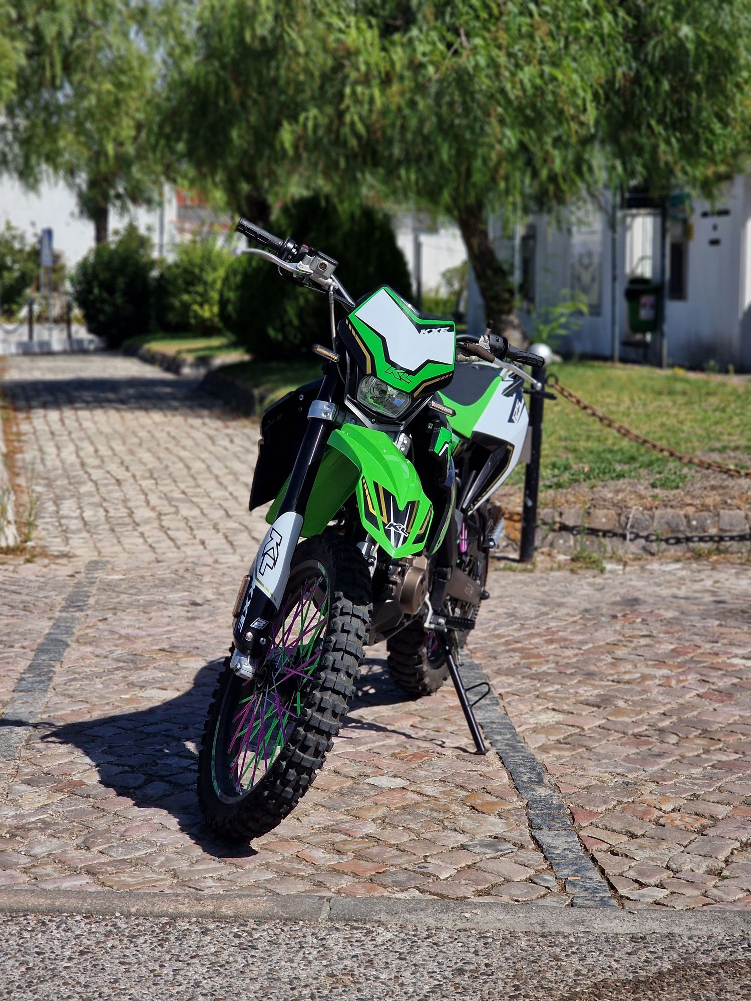 KL KXE 2024 – Quase Nova + Garantia – 3.300€