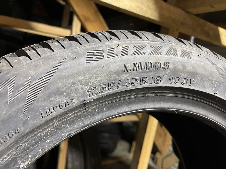 Шини стан нових 255/45R18 Bridgestone Blizzak LM005 2шт