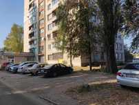 продам 4-х кімнатну квартиру 700 річчя Нарбутовская 277