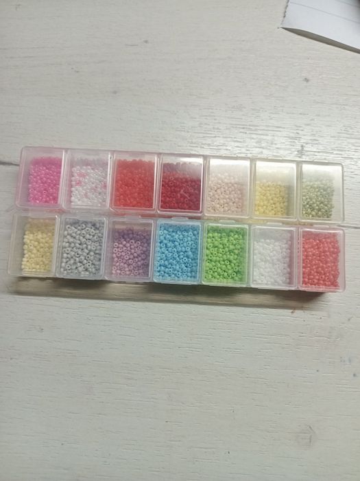 Чудовий бісер,фігуркі,фурнітура
якщо разом то 510 грн якщо по окремо т