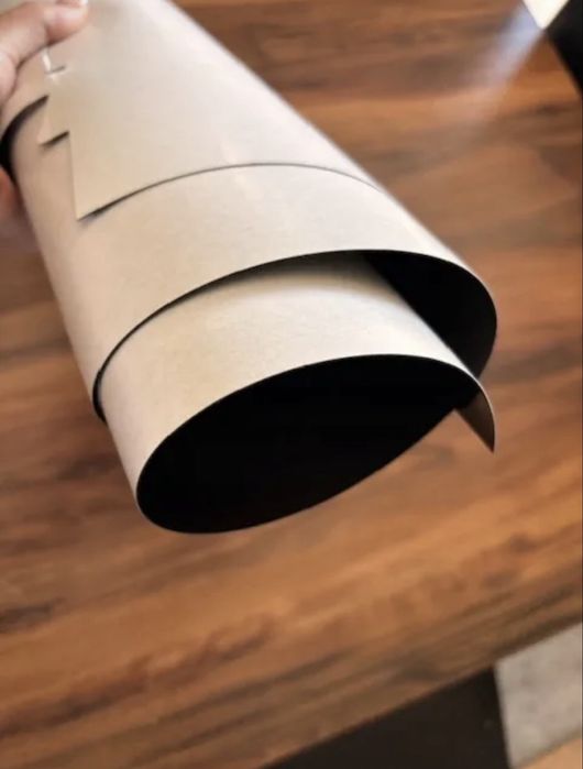 Samoprzylepna czarna tablica magnetyczna na magnesy z podróży 58 x 90