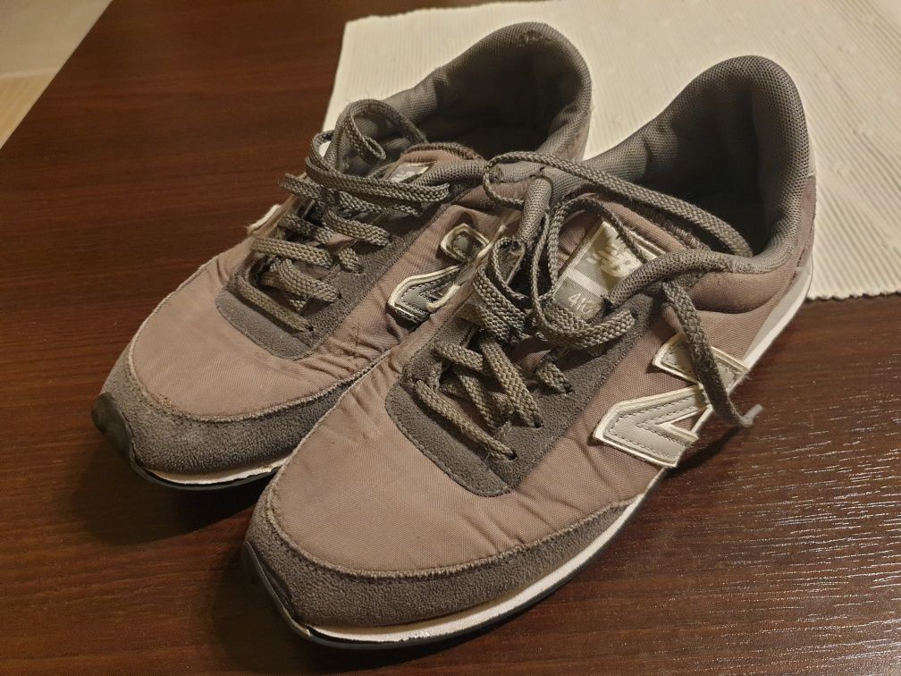 Sprzedam chłopięce buty new balance r39