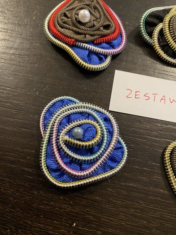 Broszki handmade z suwaków unikat zestaw 79