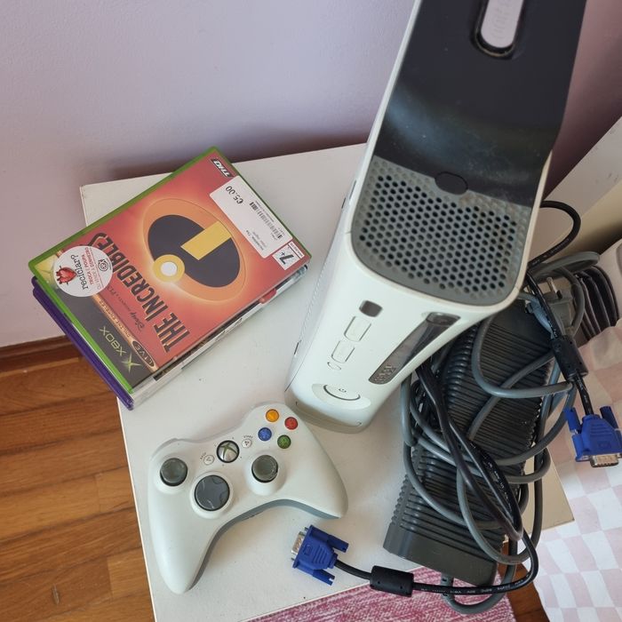 Xbox 360 120BG com 4 jogos e comando original em