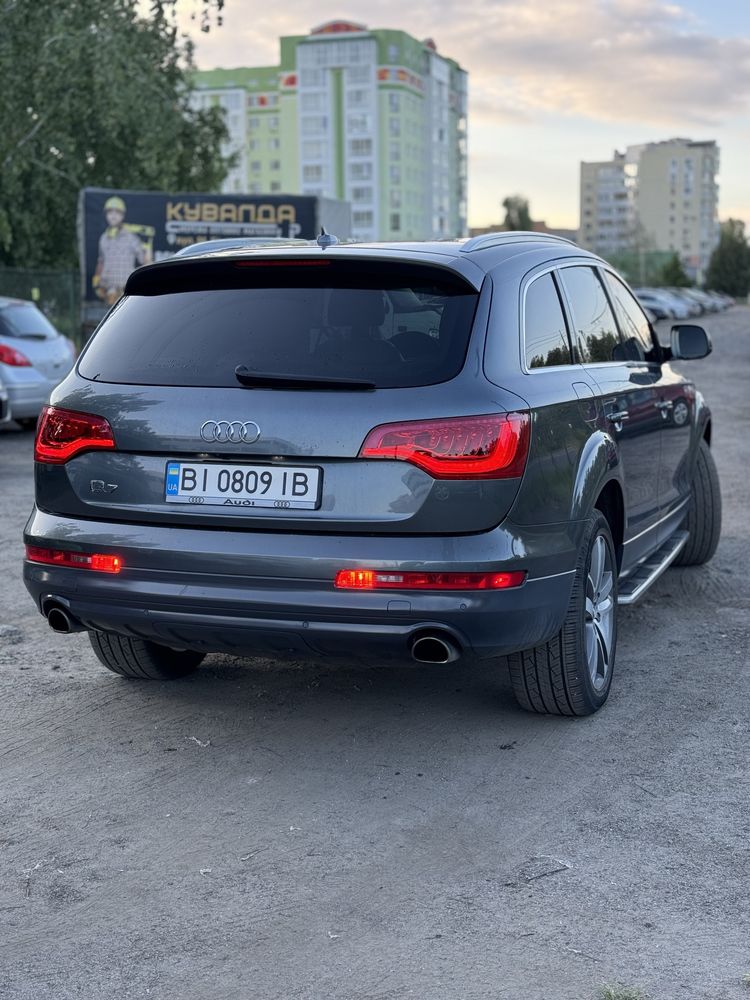 Audi q7 в класному стані, нічого робити не потрібно!