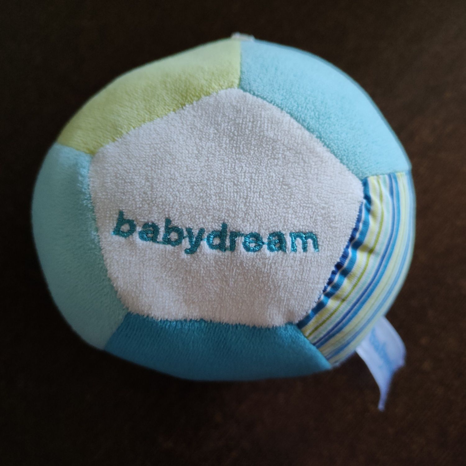 Babydream miękka piłka z grzechotką dla maluszka