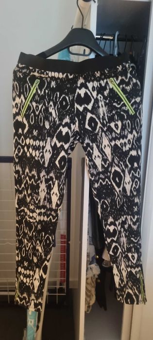 Sprzedam  spodnio leginsy marki guess