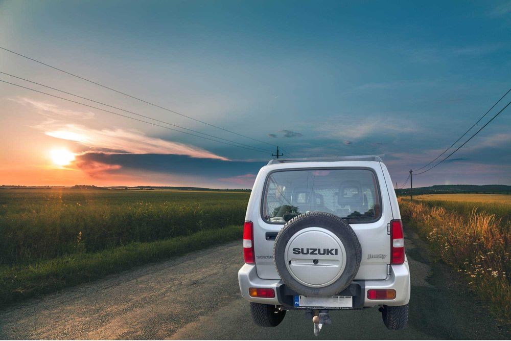 Suzuki Jimny Ranger z wyposaż. off-road (wyciągarka, halogen, snorkel)