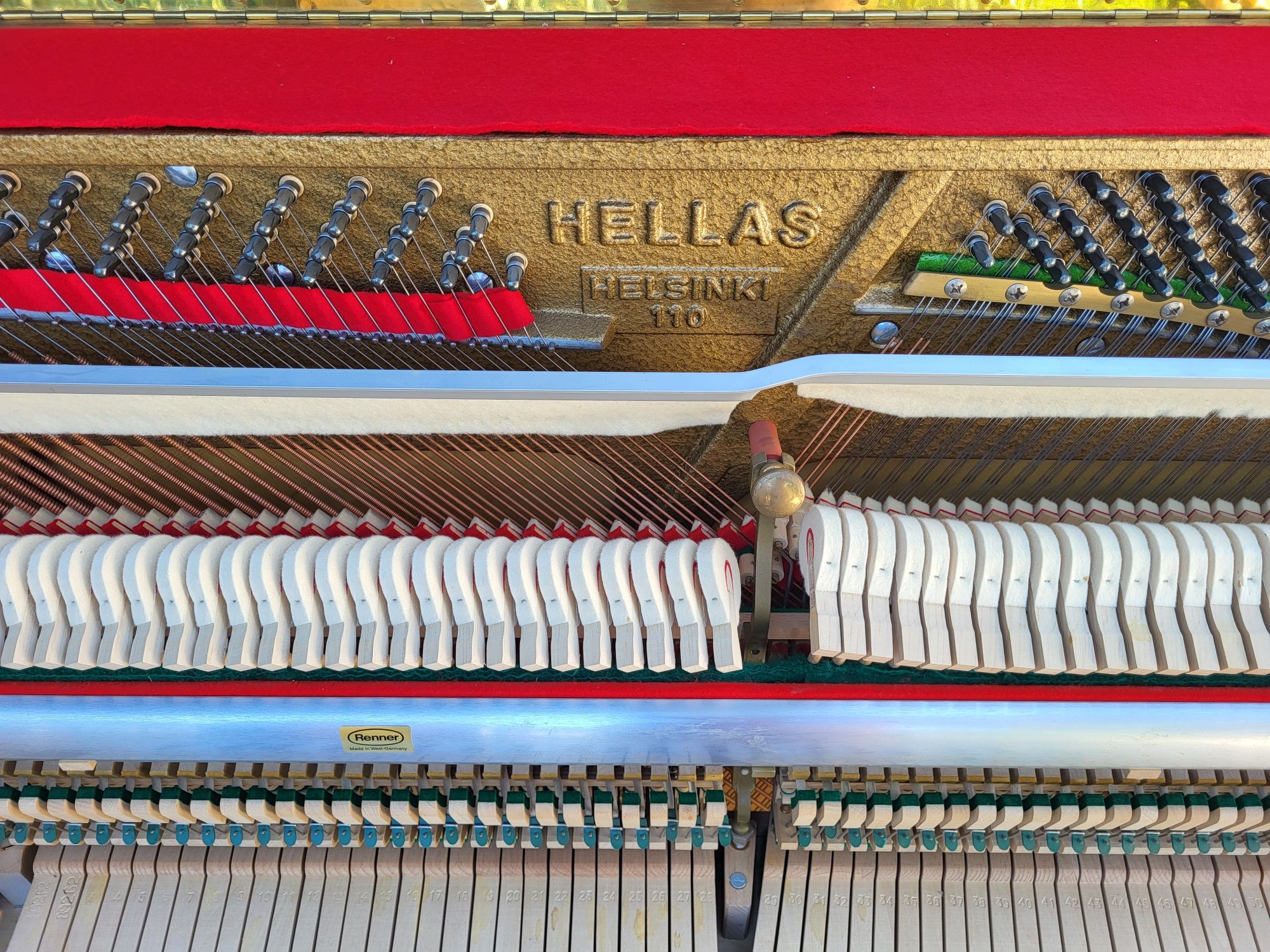 Pianino Hellas M110 renner w jasnym dębie na gotowo