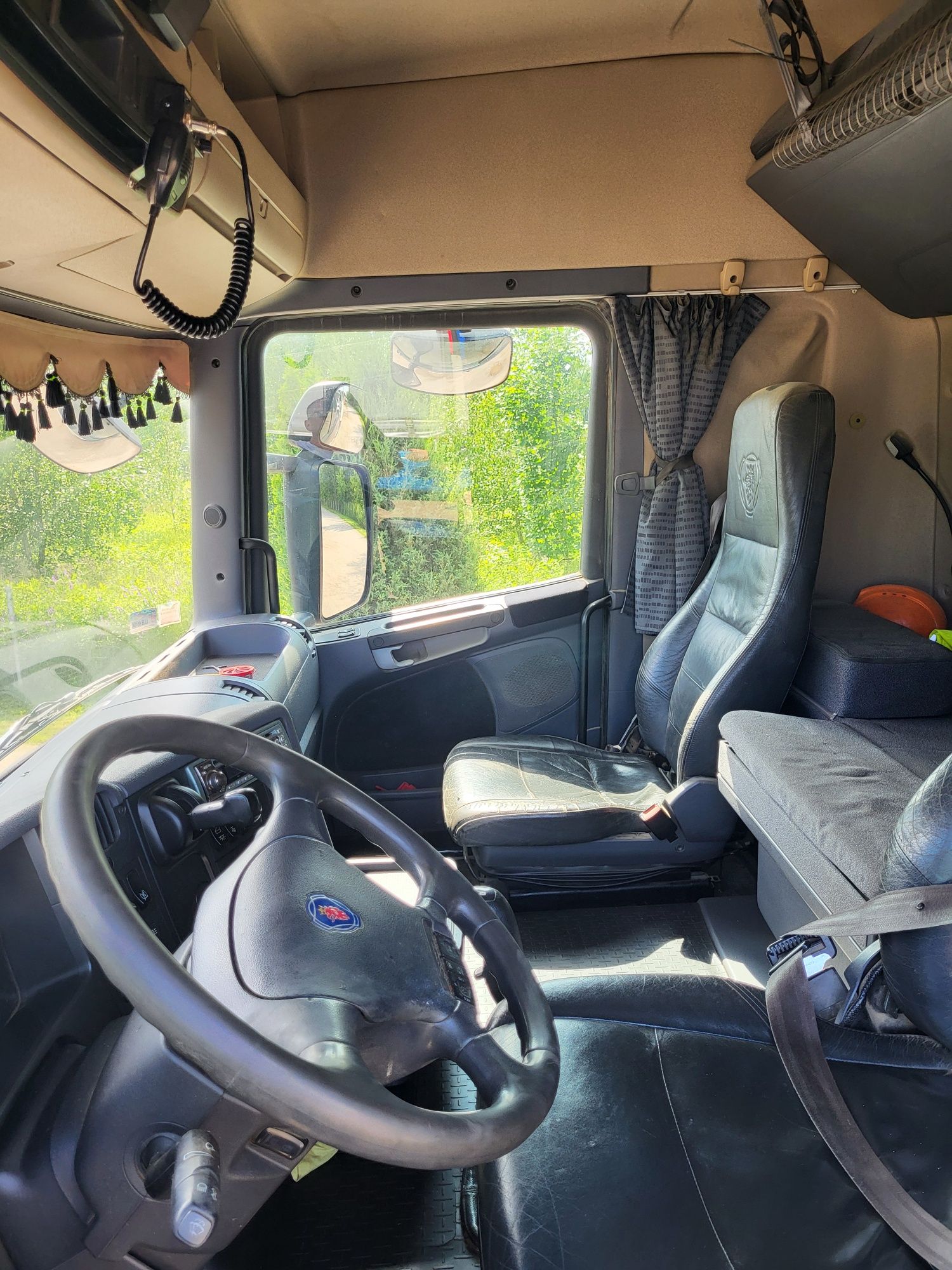 Scania R420 z naczepa Schmitz 26m3