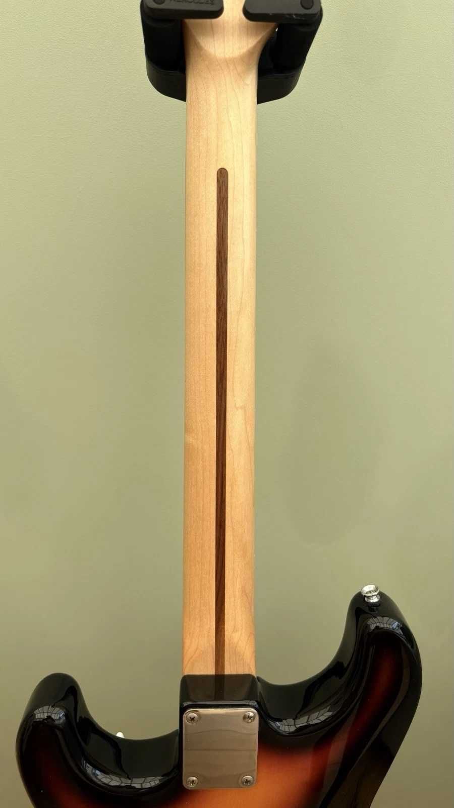 Fender Stratocaster meksykański standard MIM z tweedowym twardym etui