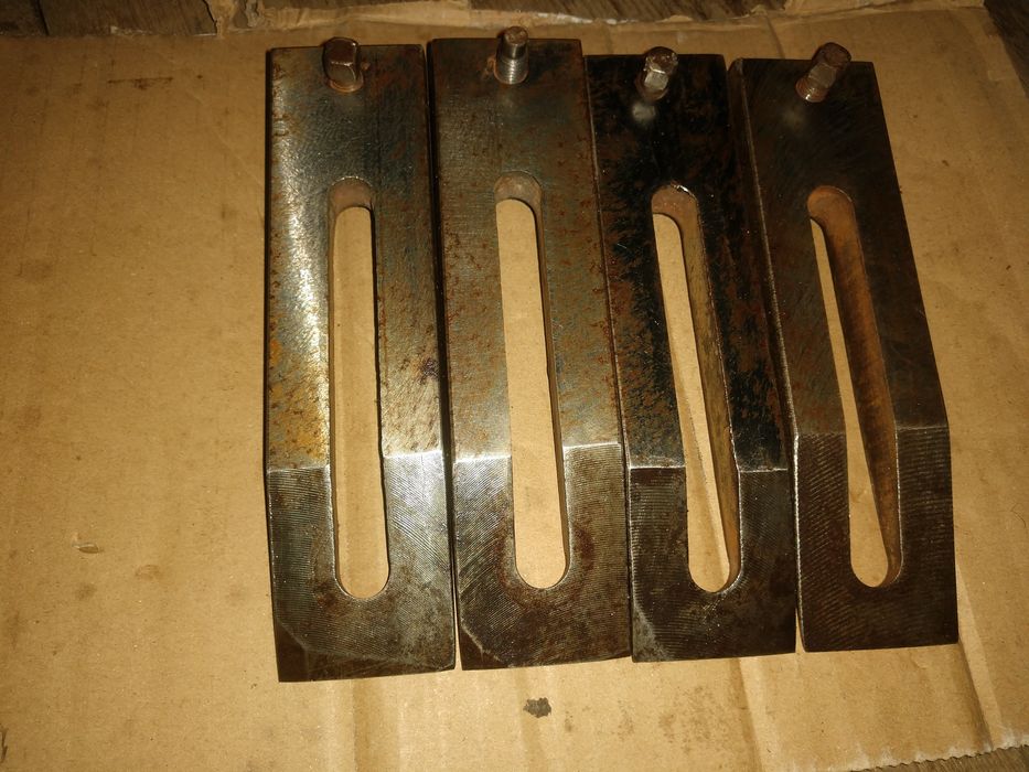 Продам прижимы для станка