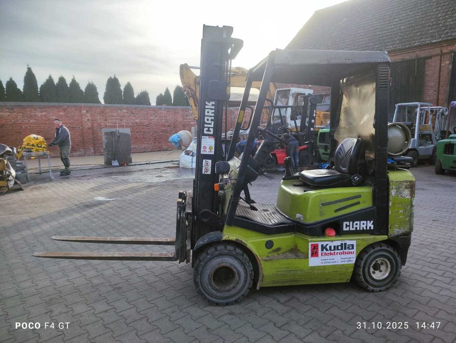 Wózek Widłowy CLARK CGP 20 Przesuw Boczny LPG Super Stan Linde Toyota