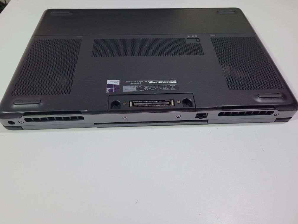 Dell Precision 7510 15,6"FHD IPS i7 6820HQ 16GB/256GBSSD/Quadro M1000M