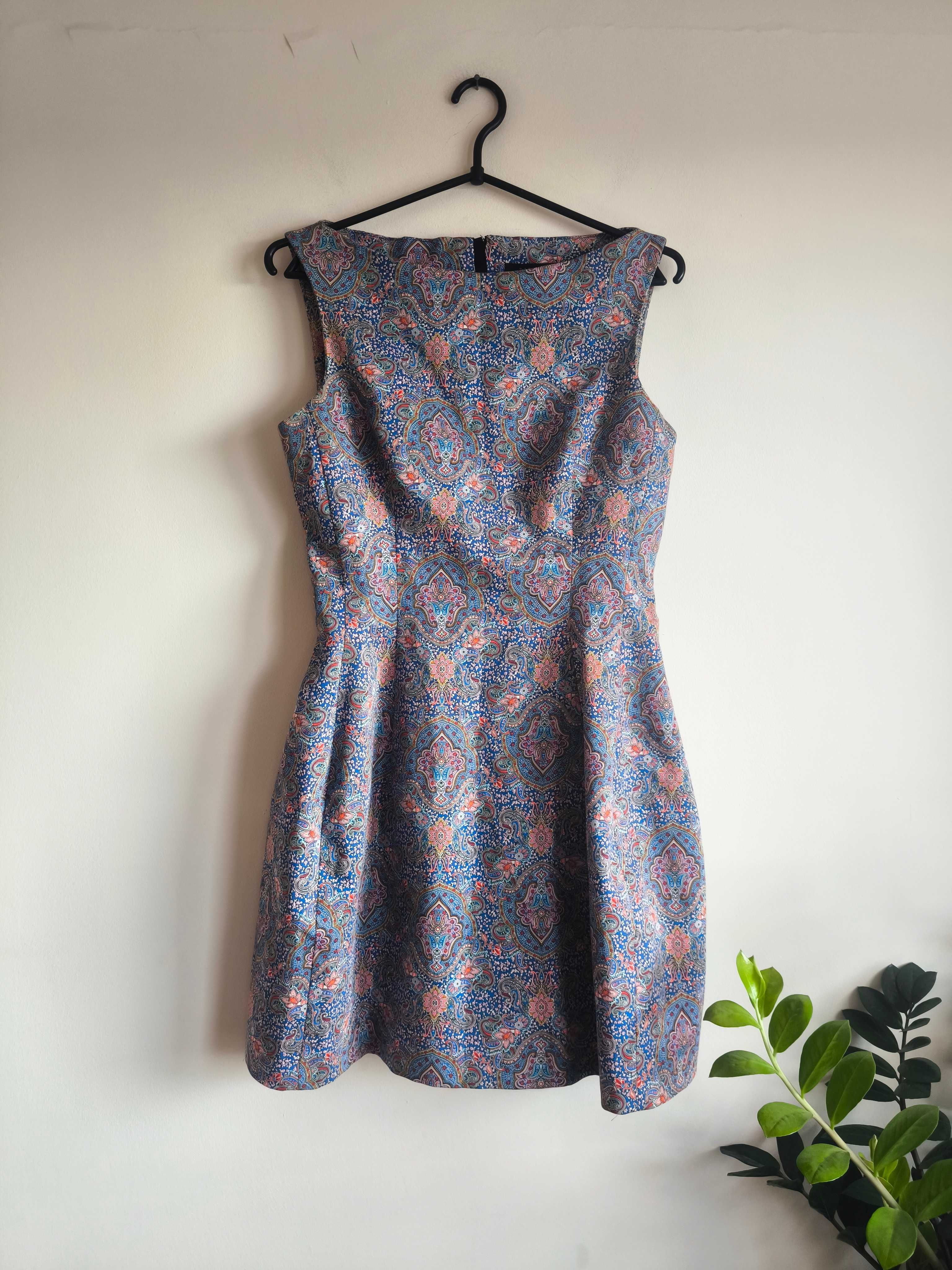 Elegancka i stylowa sukienka marki Zara w rozmiarze S (36)