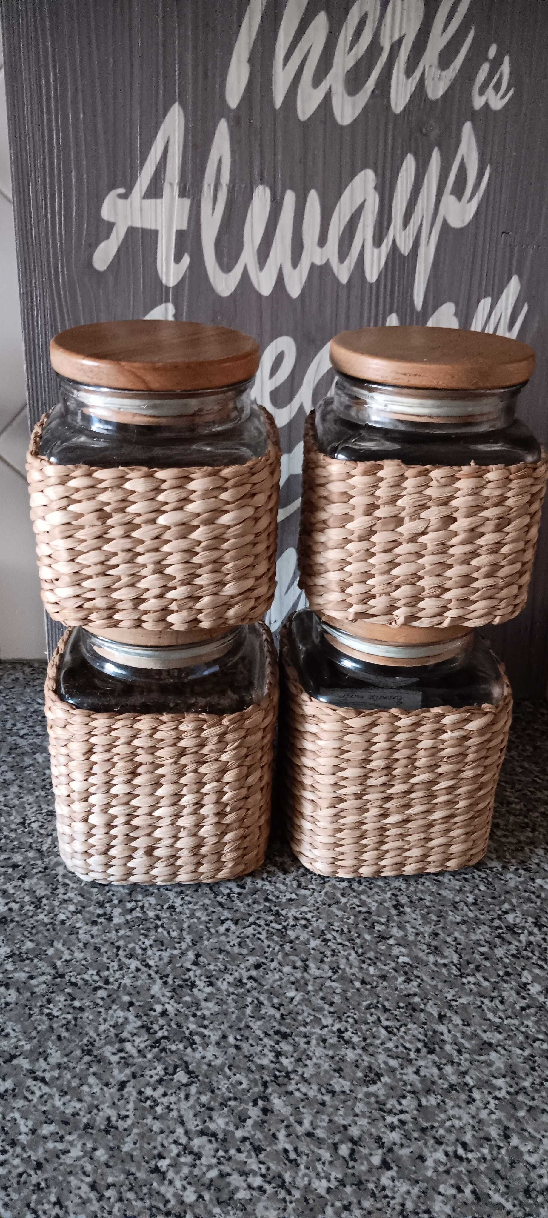 Potes de vibro e bambu