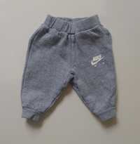 Spodnie dresowe niemowlęce unisex Nike Air