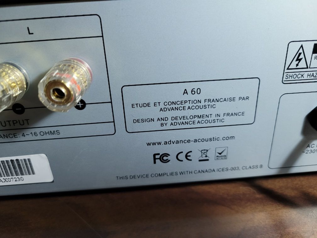 Amplificador Advance Acoustic A60