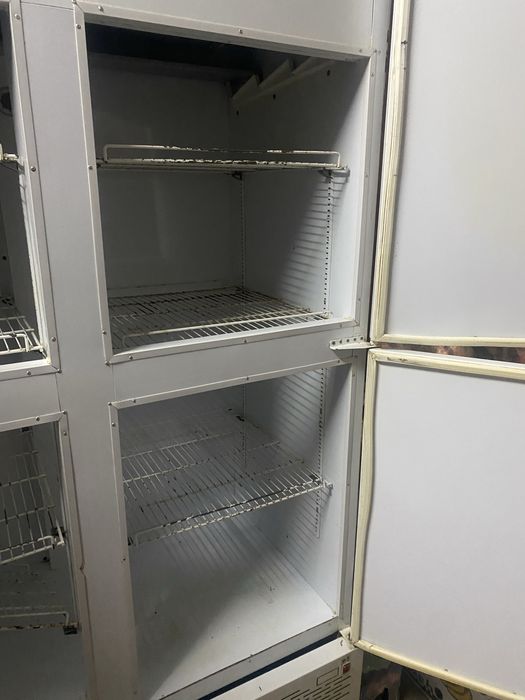 Холодильна шафа закритого типу