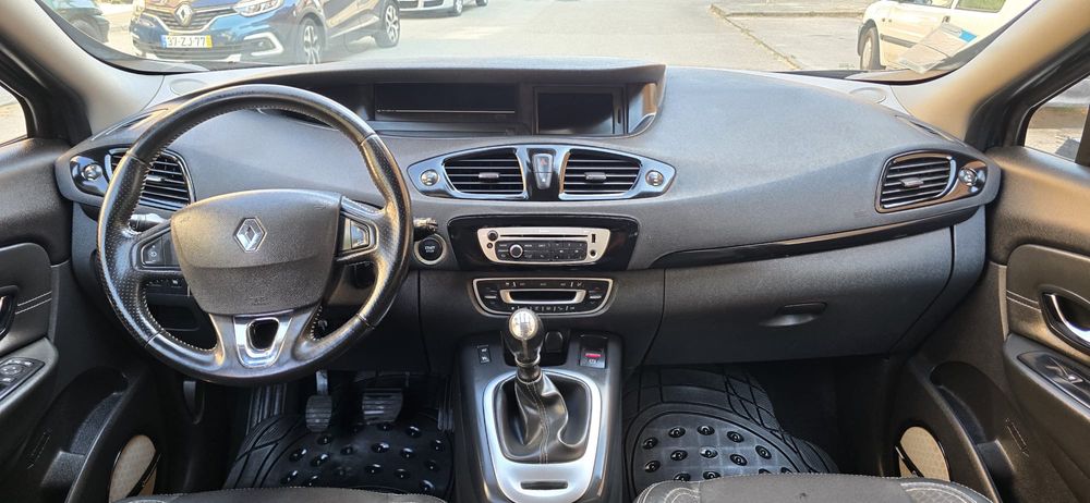 RENAULT SCENIC Ano 2015 a diesel (versao bose edition ) 7 lugares