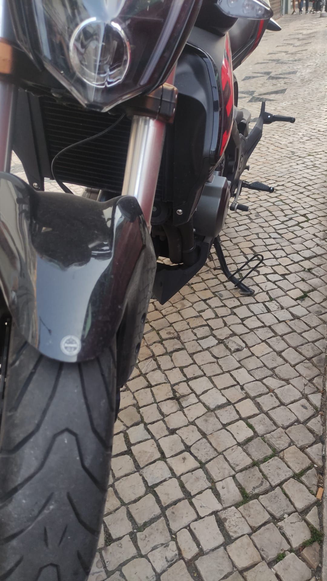 Vendo mota Benelli 302 usada mas nova