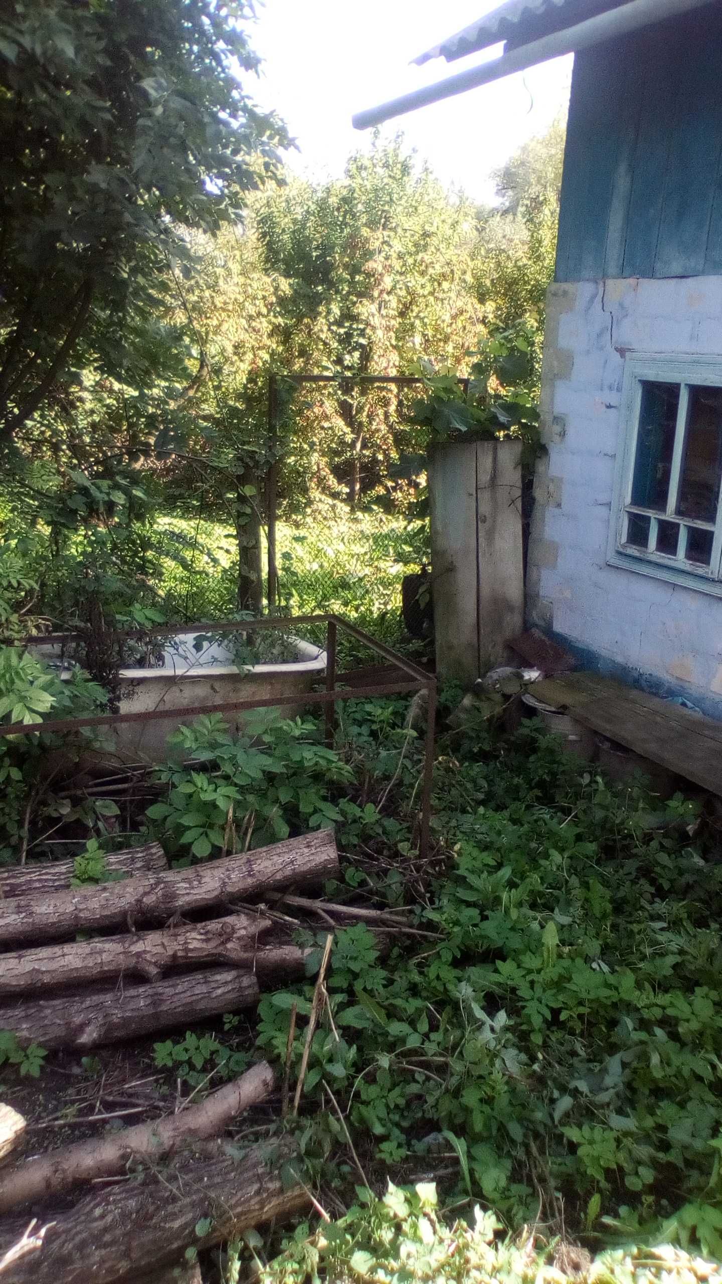 продам будинок у селі  . 60 м 2. 60 сот . 12 т . дол