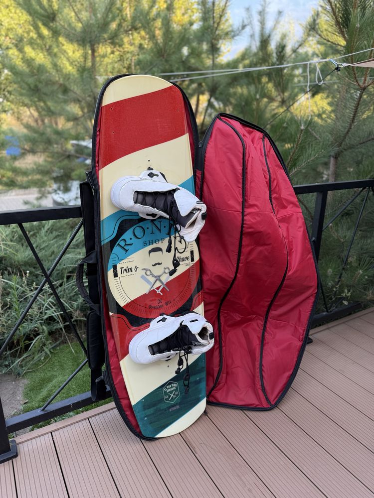 Вейк борд дошка WAKEBOARD RONIX 141,1 з чохлом LIQUID FORCE в ідеалі