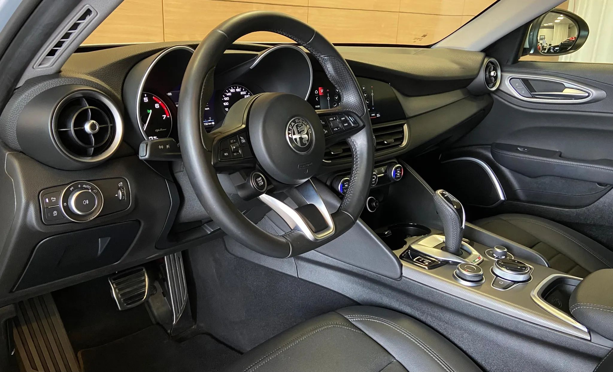 Alfa Romeo Giulia Salon Polska Bezwypadkowy SPRINT R CARS Warszawa