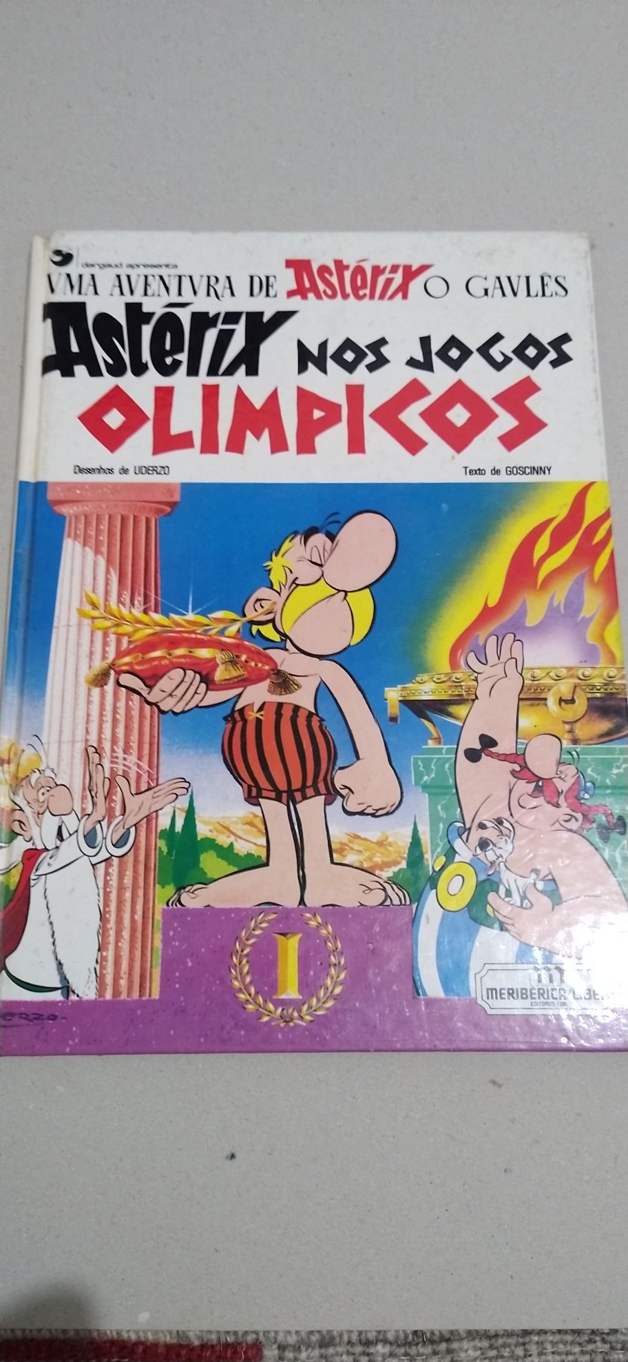 Livros do Astérix, Gaston, Tintim (capa dura 6€ e outros 4€)