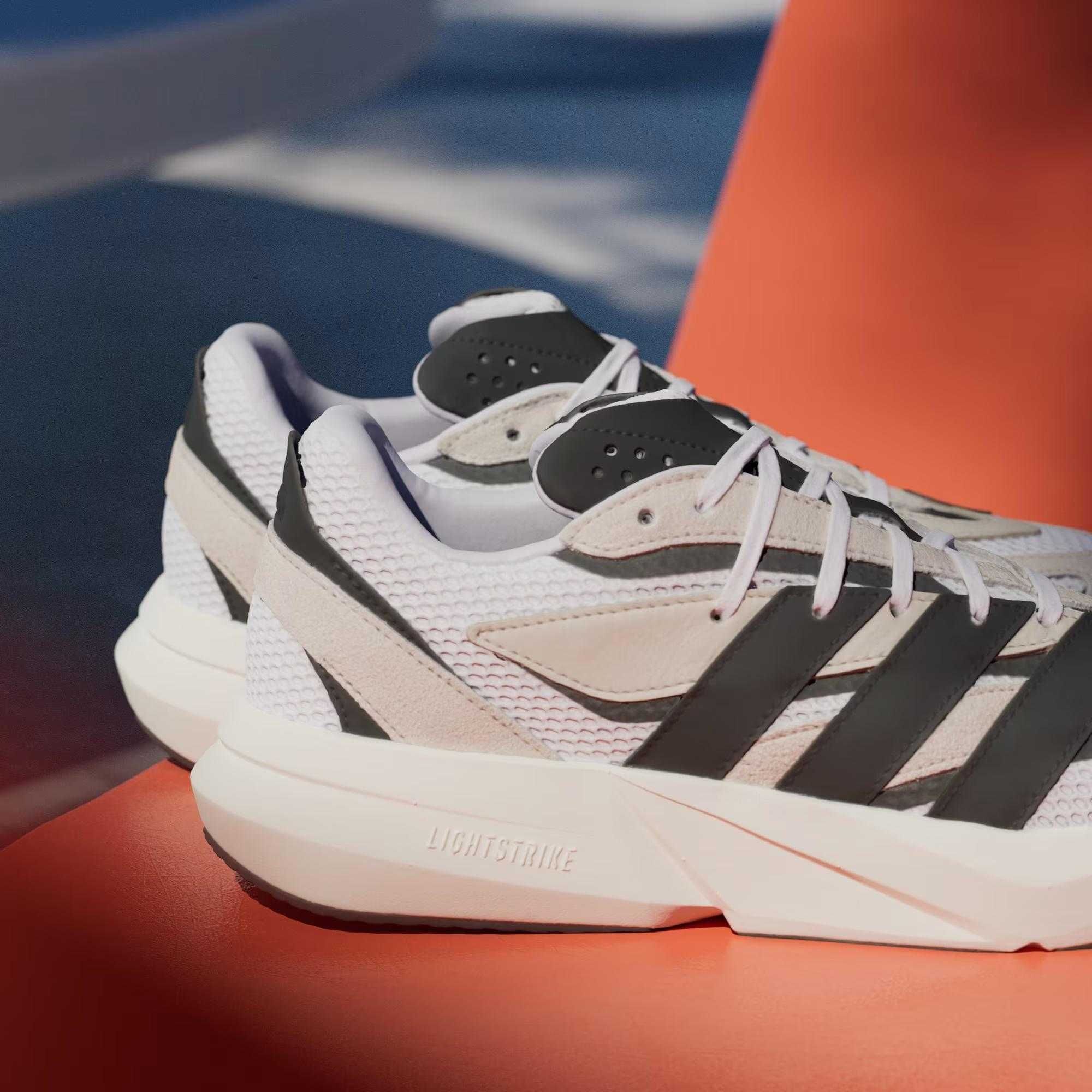 Оригінал! Кросівки Adidas LIGHTBLAZE JH6944