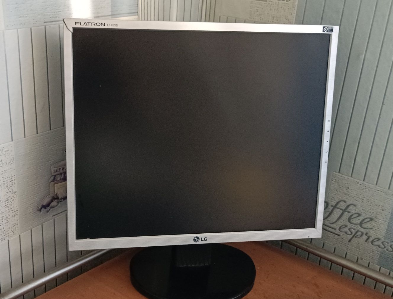 Монітор  LG flatron L1953S