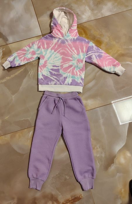 Zestaw bluza ze spodniami r. 104