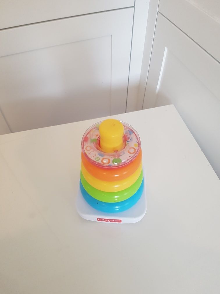 Zabawka Fisher price piramidka