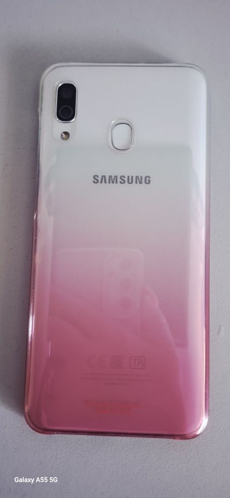 Смартфон Samsung Galaxy A30 в ідеальному стані