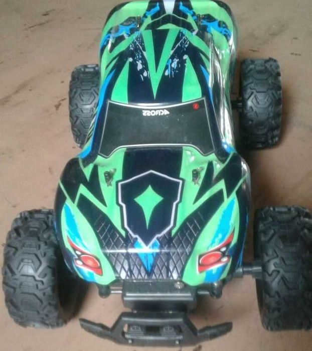 Машинка на радиоуправлении БЕЗ пульта