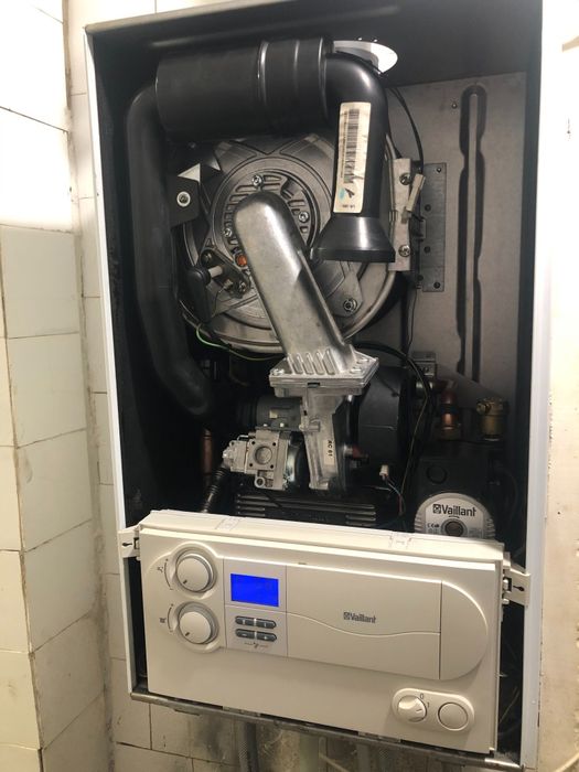 Газовий котел Vaillant ECO TEC Т8 plus конденсаційний ЕКОНОМІЧНИЙ