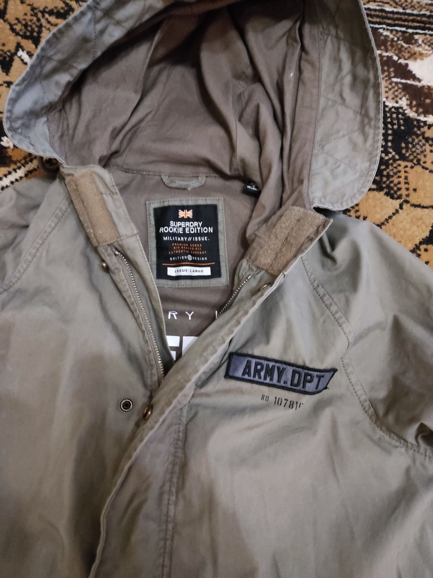 Парка Superdry .