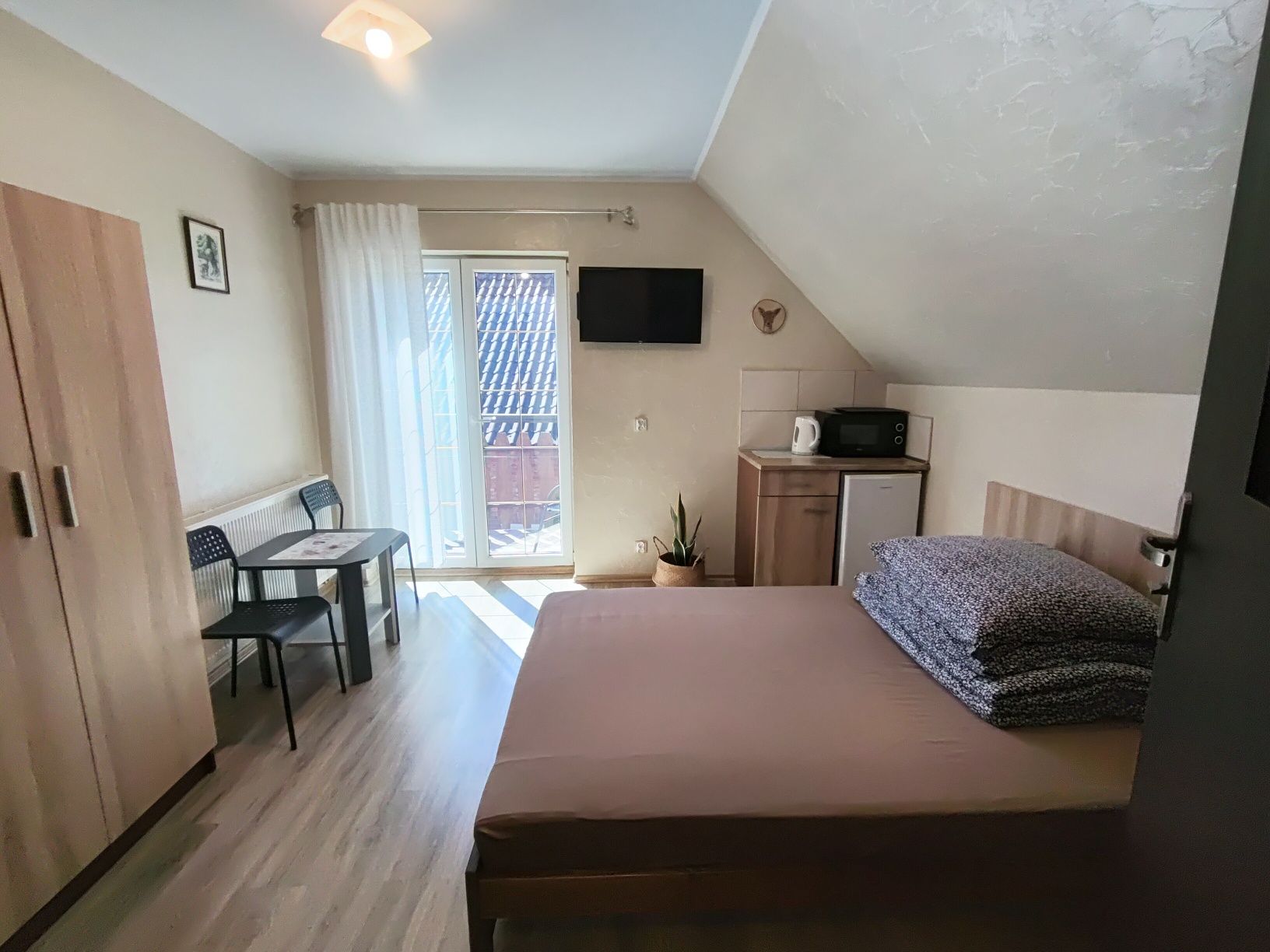 Pokoje studio z aneksami kuchennymi