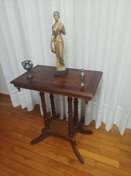 Mesa antiga de apoio alta restaurada estilo inglês